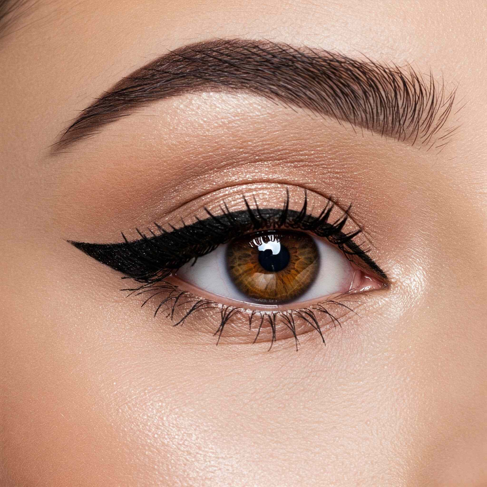 Cat Eye Makeup Sep by Step